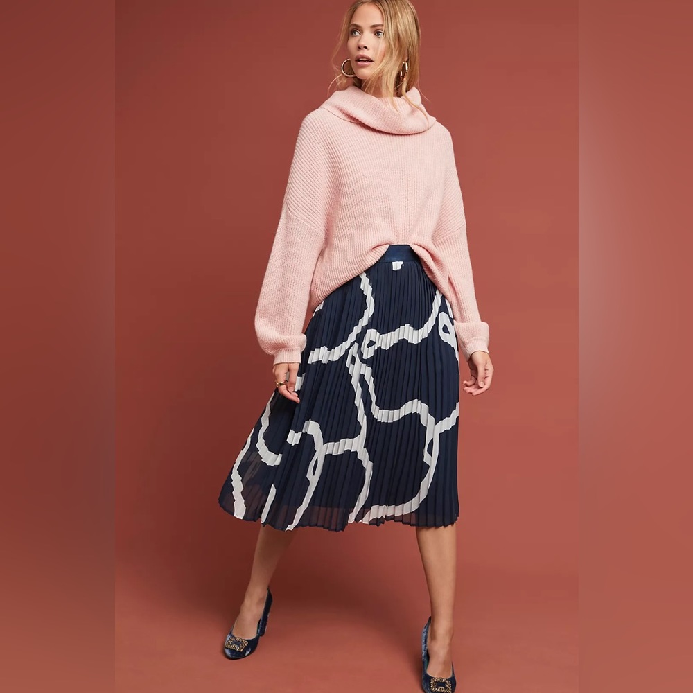 Anthropologie abstract pleated midi skirt. Size 6/36.